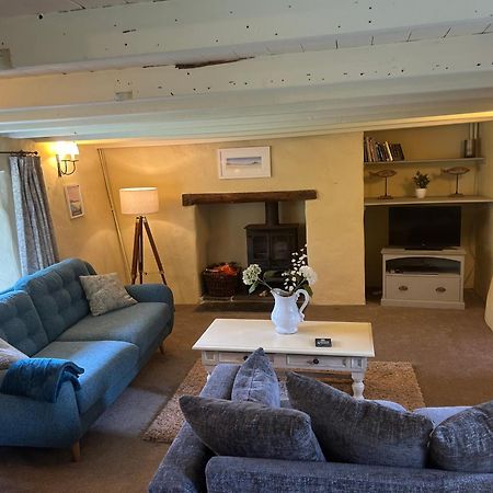 Meadowside Cottage, Characterful Grade 2 Listed Cottage Near To Wadebridge And Padstow Exterior foto