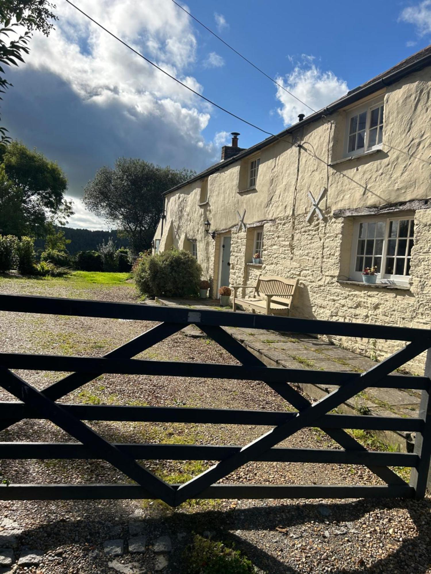 Meadowside Cottage, Characterful Grade 2 Listed Cottage Near To Wadebridge And Padstow Exterior foto